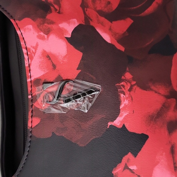 Simply Vera Wang Black and Red Floral Women's Bag - Picture 2 of 8